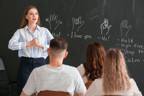 Breaking The Sound Barrier: Can Deaf People Read?